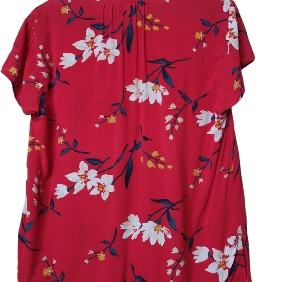 Old navy red shirt - Picture 2 of 5